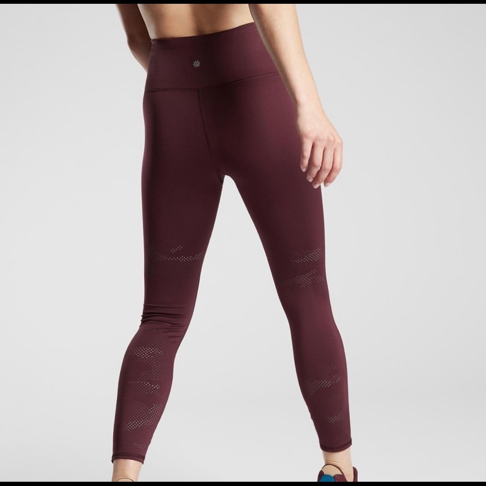 Like new Athleta precision laser cut leggings